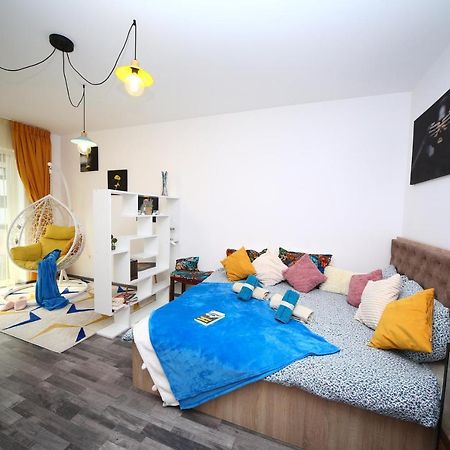 B&M Apartment Braşov Buitenkant foto