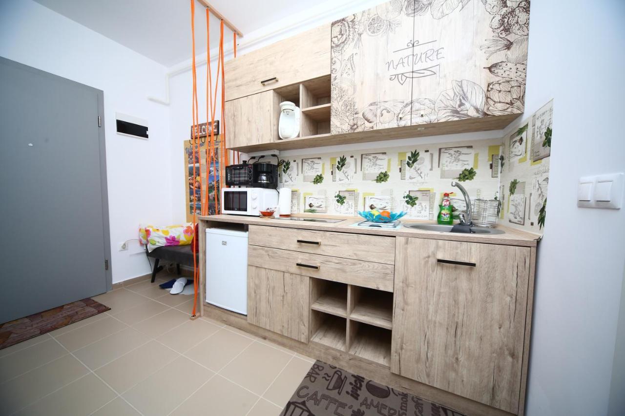 B&M Apartment Braşov Buitenkant foto