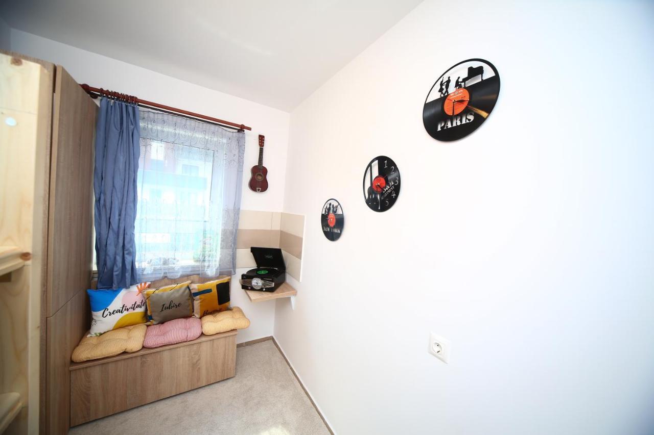 B&M Apartment Braşov Buitenkant foto