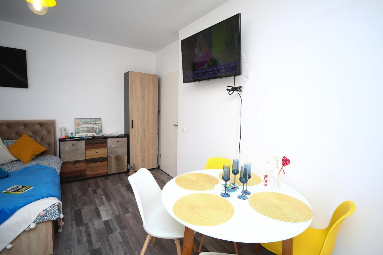 B&M Apartment Braşov Buitenkant foto