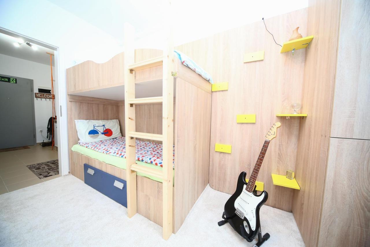 B&M Apartment Braşov Buitenkant foto