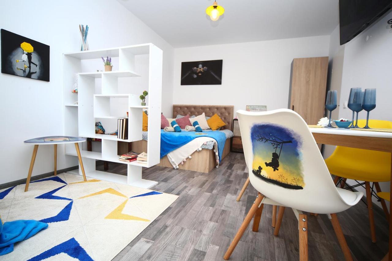 B&M Apartment Braşov Buitenkant foto
