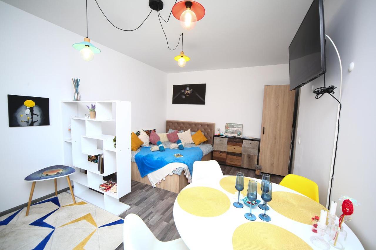 B&M Apartment Braşov Buitenkant foto