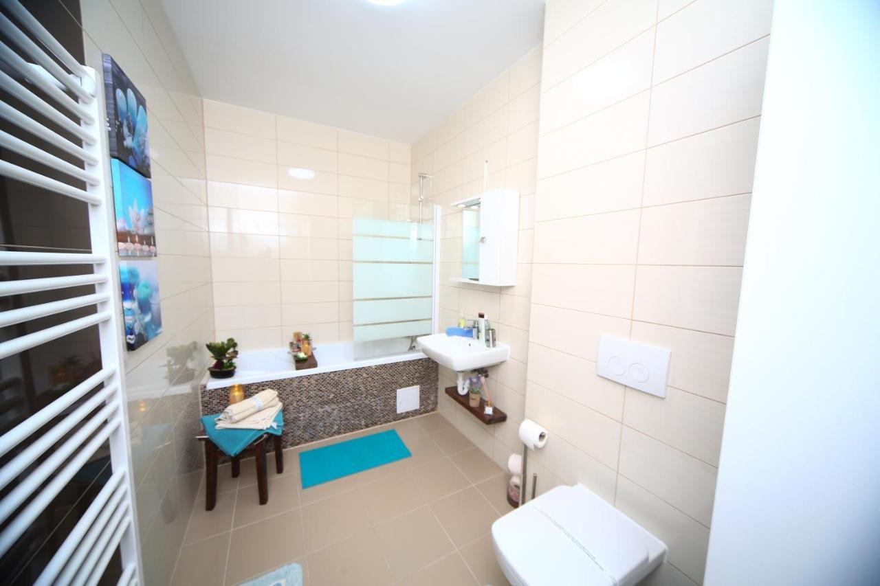 B&M Apartment Braşov Buitenkant foto