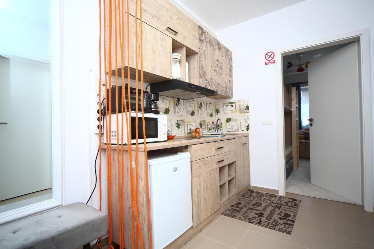 B&M Apartment Braşov Buitenkant foto