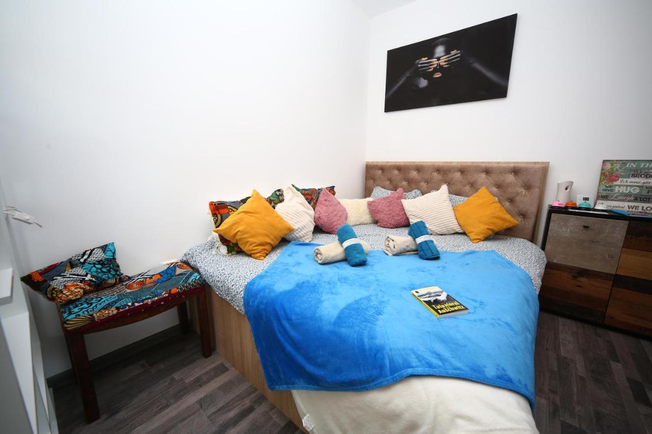 B&M Apartment Braşov Buitenkant foto