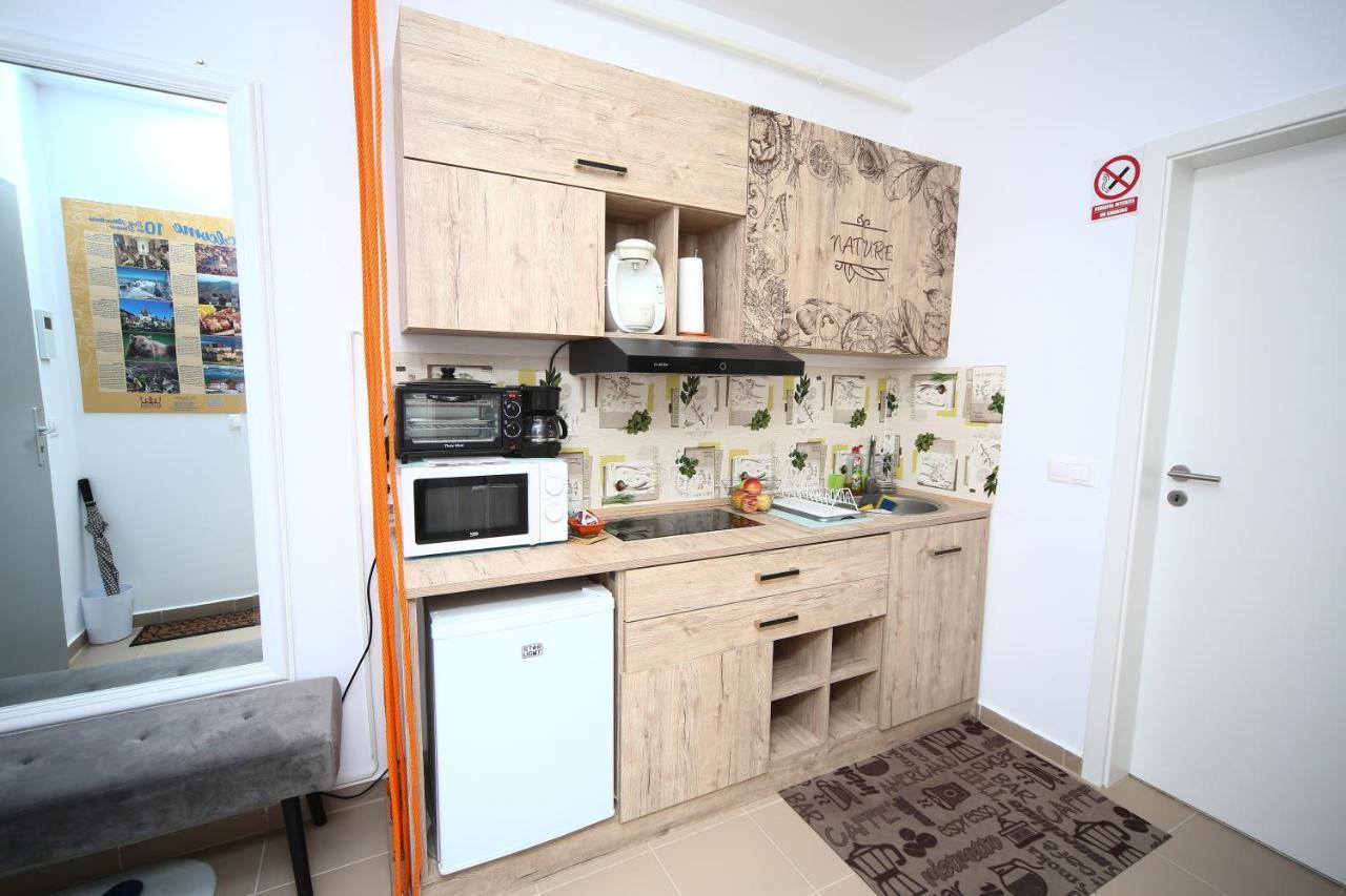 B&M Apartment Braşov Buitenkant foto